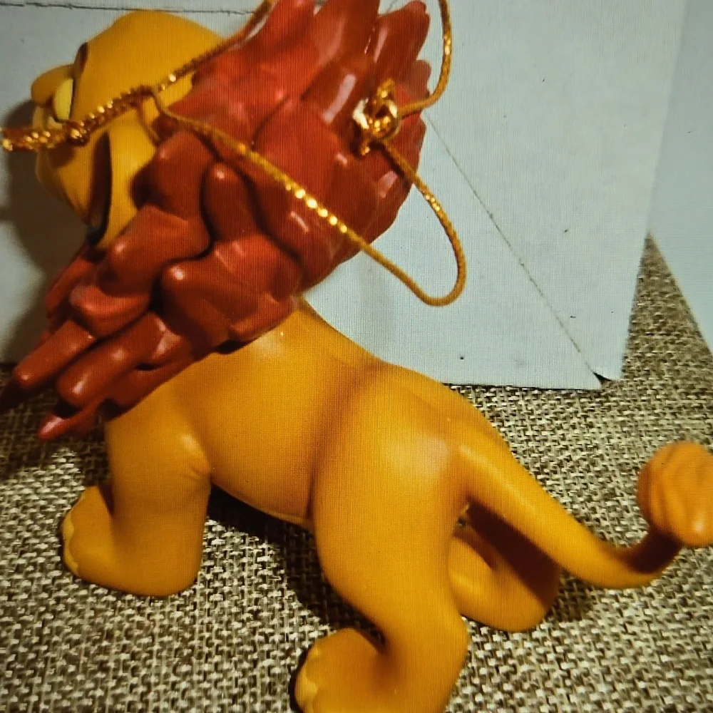 Vintage Disney Hallmark Simba The Lion King Ornament Released 1995 Excellent